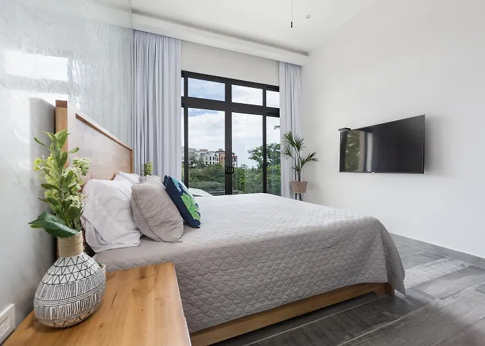 Cgt - 5-bedroom In Exclusive Beachfront Community Villa *