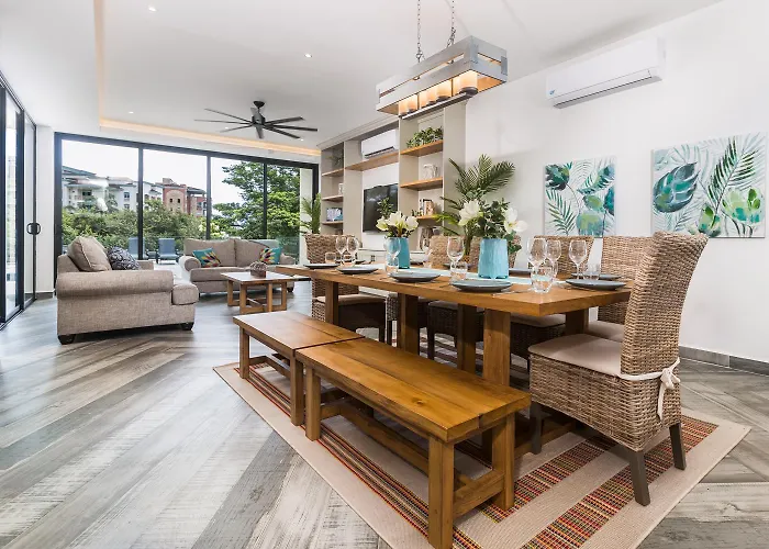 Cgt - 5-bedroom In Exclusive Beachfront Community Villa Tamarindo
