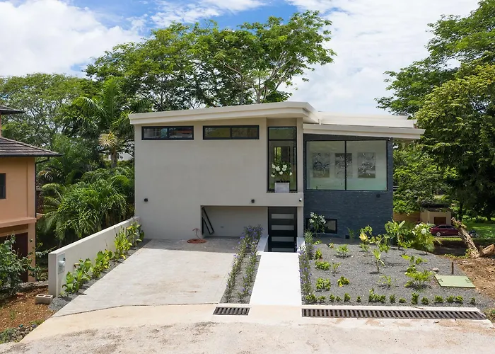 Cgt - 5-bedroom In Exclusive Beachfront Community