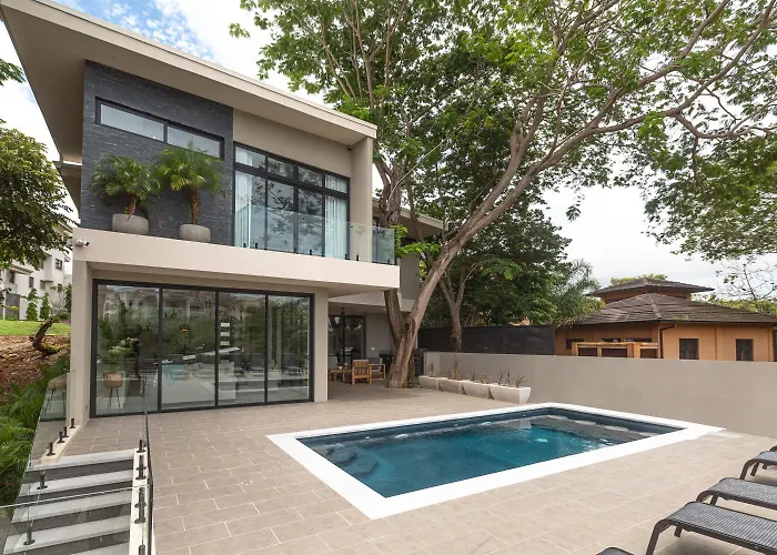Cgt - 5-bedroom In Exclusive Beachfront Community