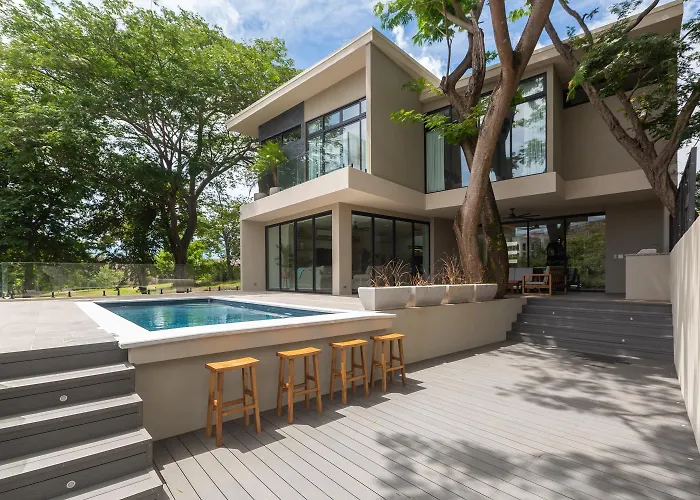 Cgt - 5-bedroom In Exclusive Beachfront Community Villa *