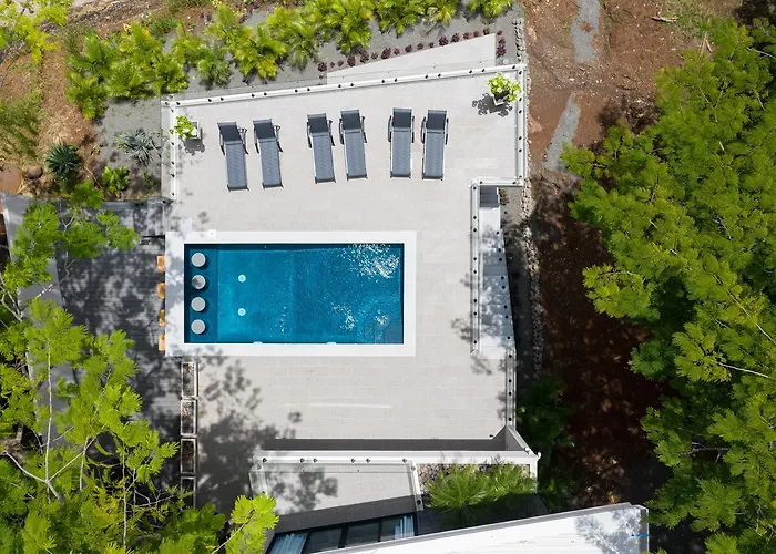 Cgt - 5-bedroom In Exclusive Beachfront Community Villa Tamarindo