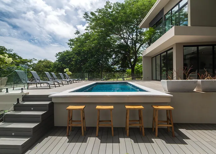 Cgt - 5-bedroom In Exclusive Beachfront Community Villa